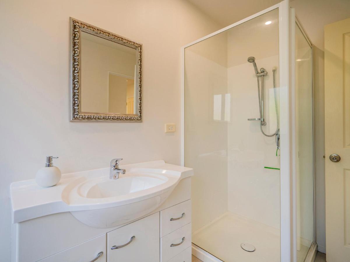 Sunlight Bach - Whitianga Holiday Home ภายนอก รูปภาพ